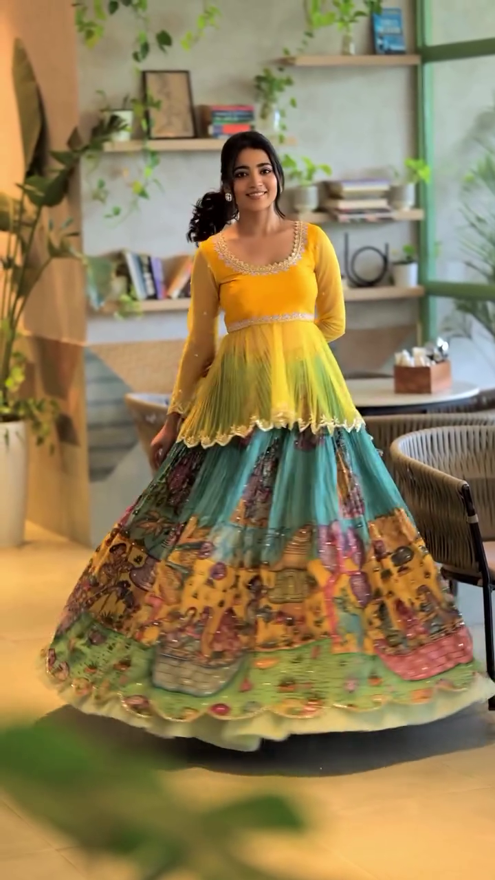 NEW STYLISH HEVY CHINON KALAMKARI PRINTED LEHENGA KOTI & FRILL & SEQUENCE WORK - Image 3