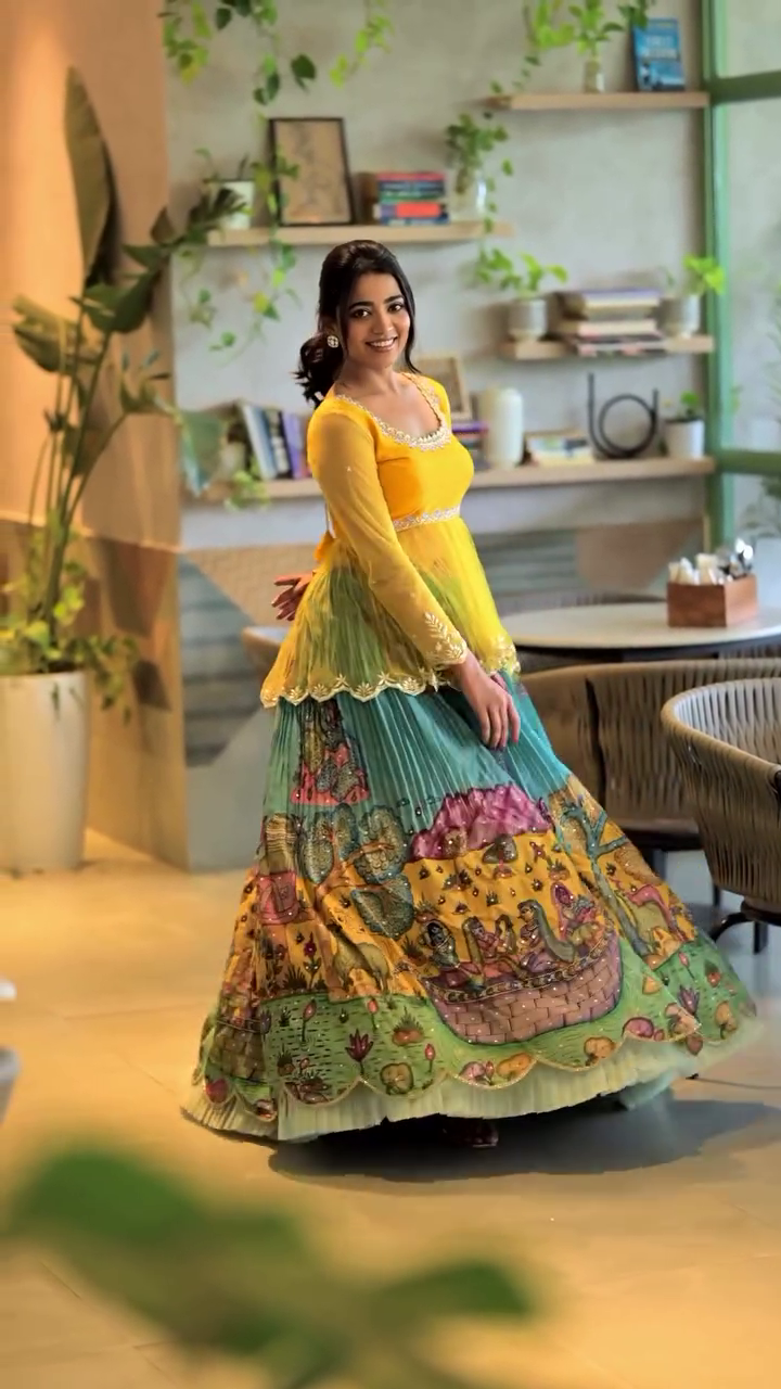 NEW STYLISH HEVY CHINON KALAMKARI PRINTED LEHENGA KOTI & FRILL & SEQUENCE WORK - Image 2