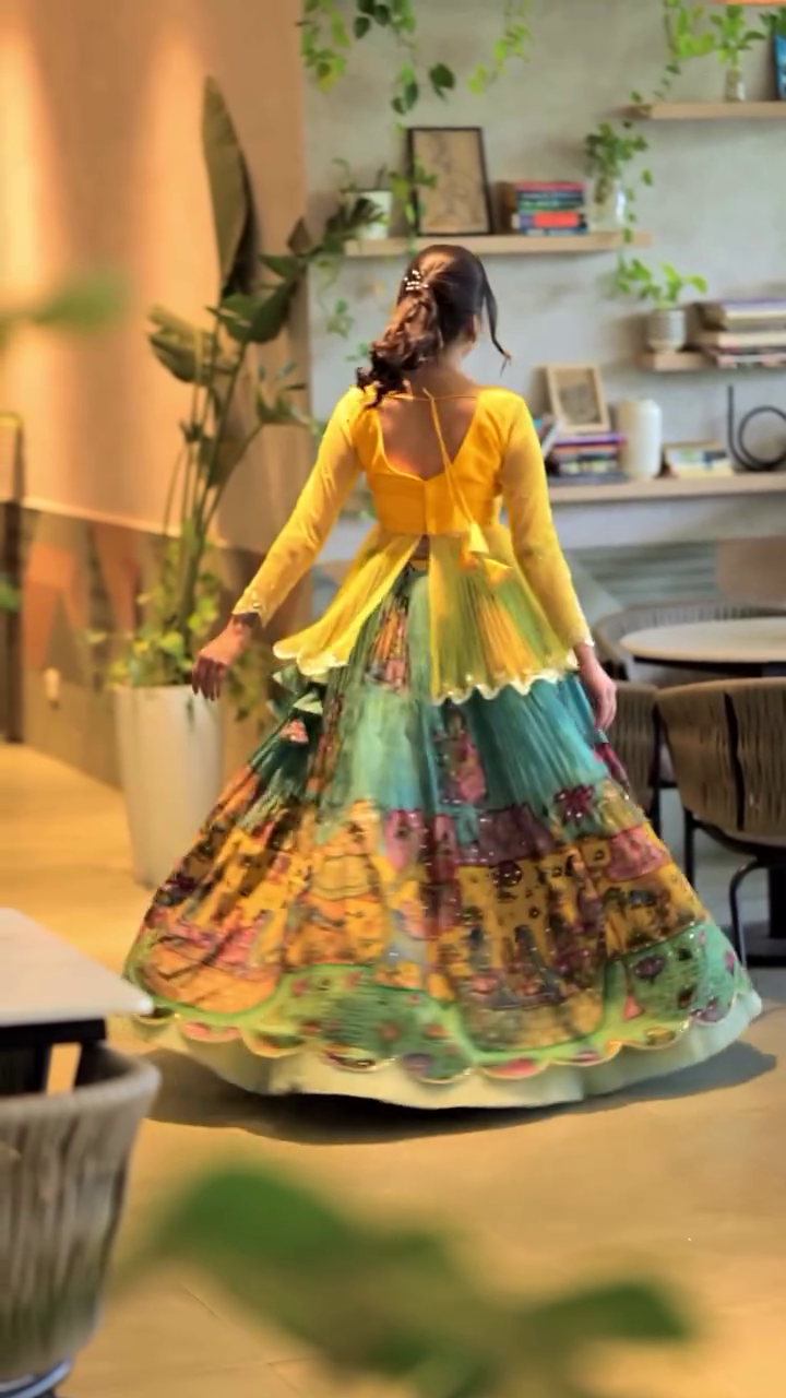 NEW STYLISH HEVY CHINON KALAMKARI PRINTED LEHENGA KOTI & FRILL & SEQUENCE WORK - Image 6