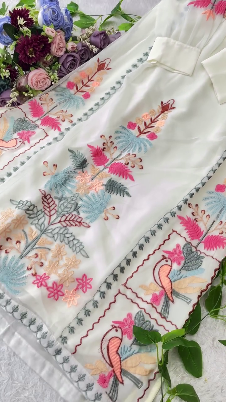 women ethnic embroidery kurta payjama and dupatta set - Image 2