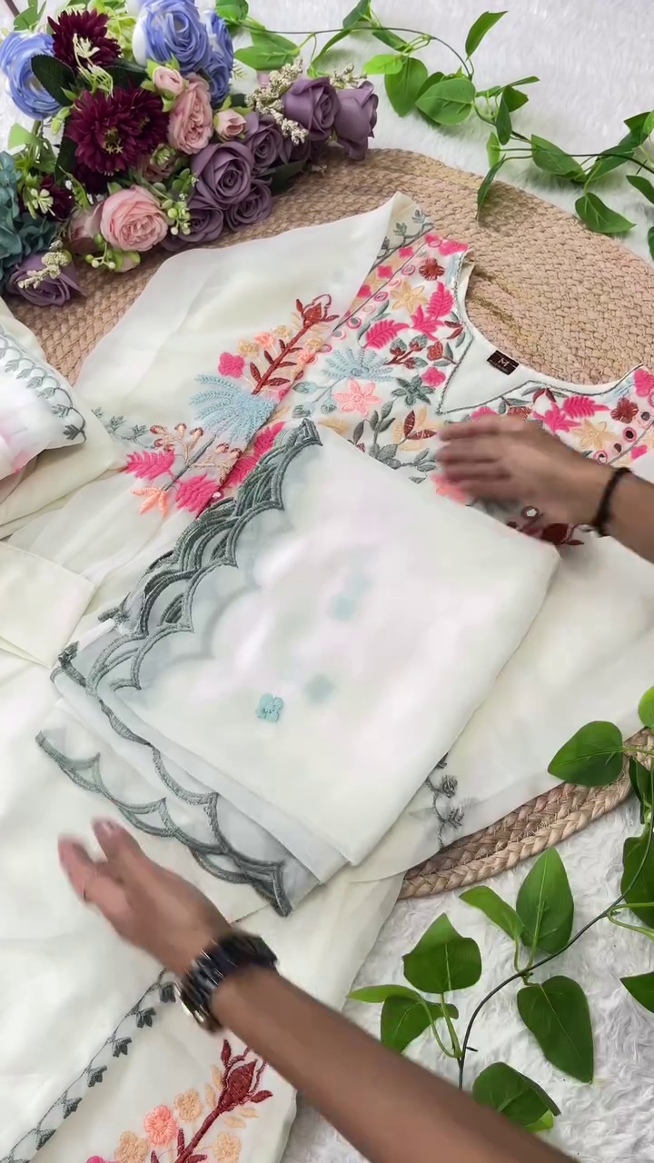 women ethnic embroidery kurta payjama and dupatta set - Image 7