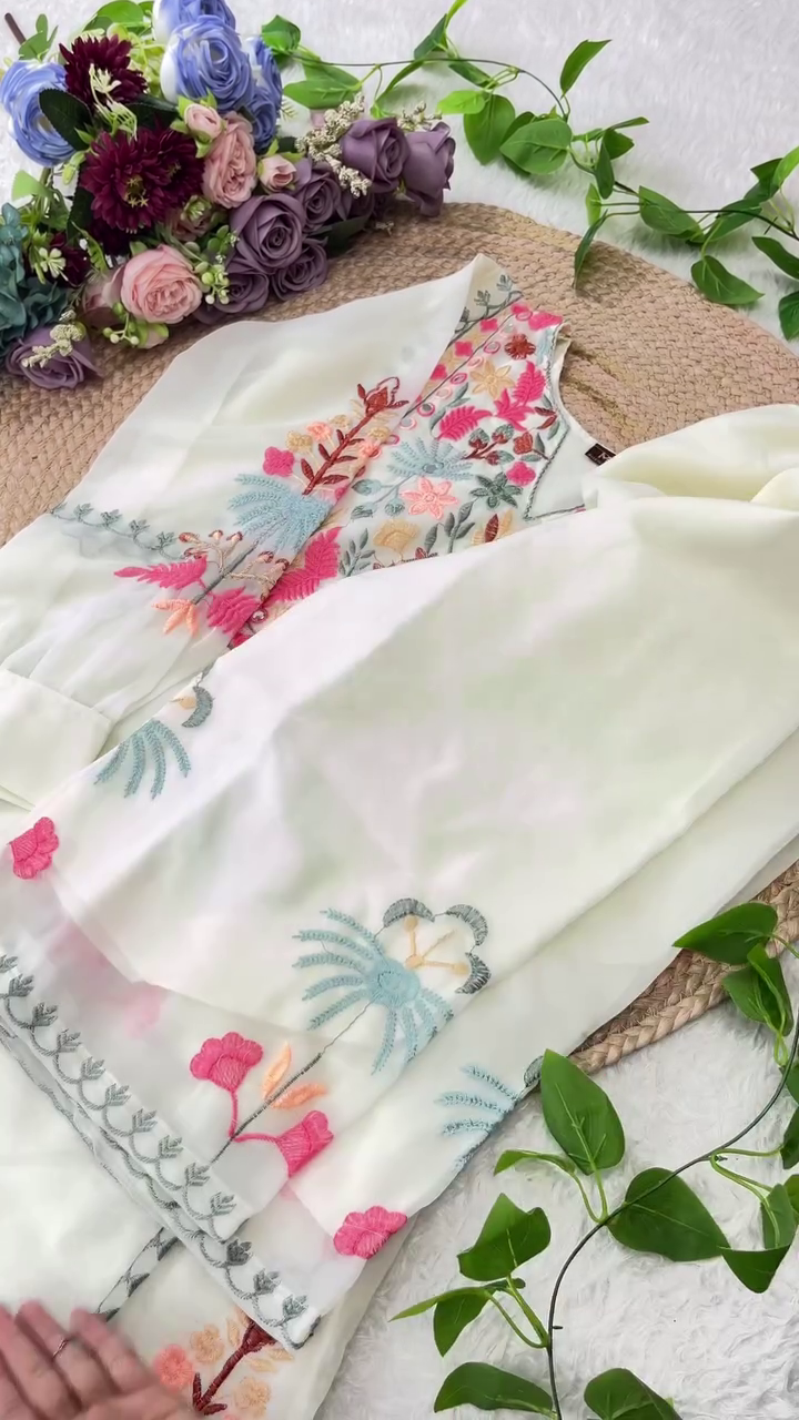 women ethnic embroidery kurta payjama and dupatta set - Image 6